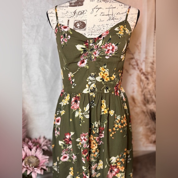 Floral Green Sleeveless Dress Size Medium - Picture 2 of 8